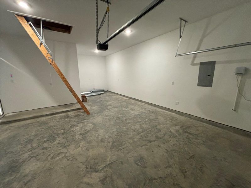 **Photos are an illustration of the plan. The actual homesite is not depicted.** **Photos are an illustration of the plan. The actual homesite is not depicted.**