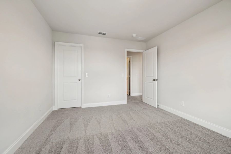 Spacious, unfurnished interior of a new home in Cades Bluff, Lebanon (Image 24).