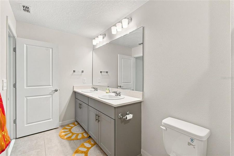 Furnished interior view inside a new home in , Kissimmee (Image 36).