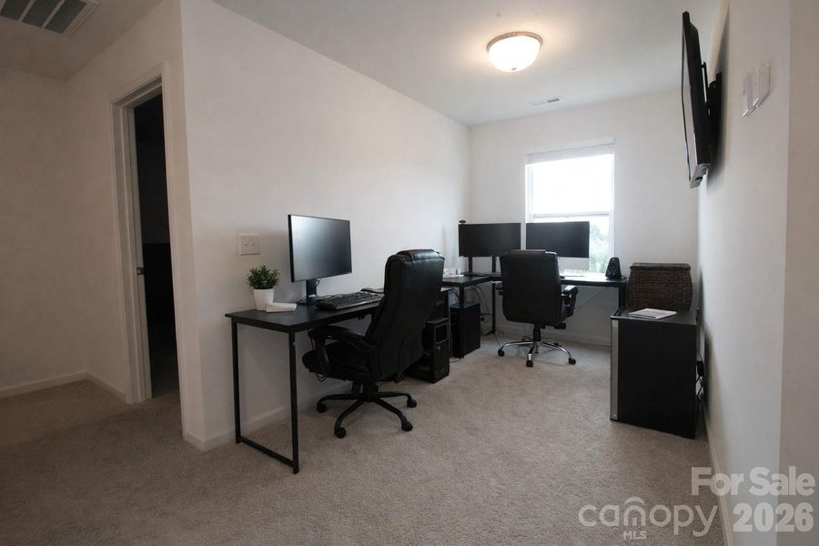 Furnished interior view inside a new home in Edgewater Lakeview On Your Lot, Lancaster (Image 17).