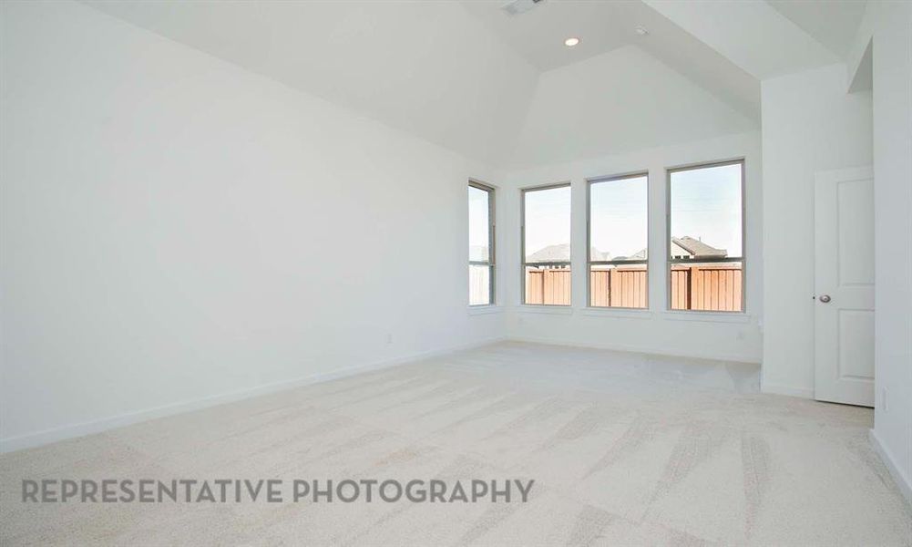 Spacious, unfurnished interior of a new home in Star Trail, Prosper (Image 14).