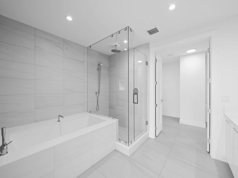 Furnished interior view inside a new home in , Fort Lauderdale (Image 17).