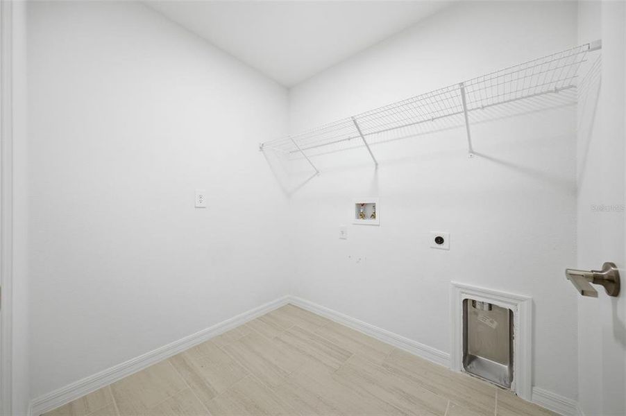 Spacious, unfurnished interior of a new home in , Plant City (Image 20).