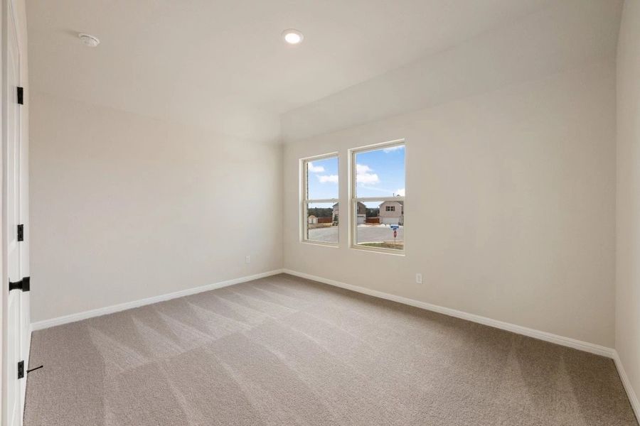 Spacious, unfurnished interior of a new home in Berry Creek Highlands, Georgetown (Image 44).