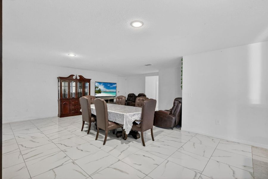 Furnished interior view inside a new home in , Fort Pierce (Image 31).