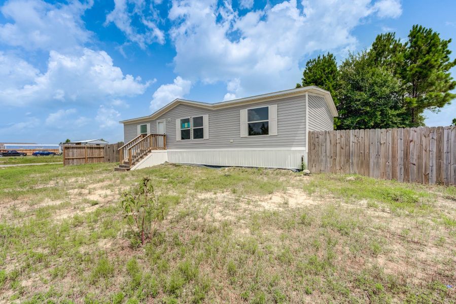 Image 4 of a home in . Image 4 of a home in .