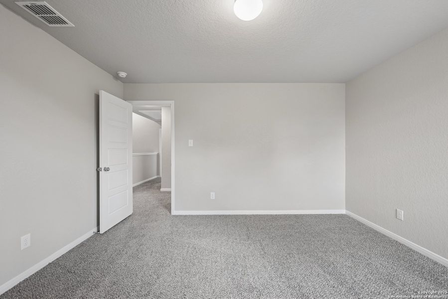 Spacious, unfurnished interior of a new home in Jordan's Ranch, San Antonio (Image 22). Spacious, unfurnished interior of a new home in Jordan's Ranch, San Antonio (Image 22).