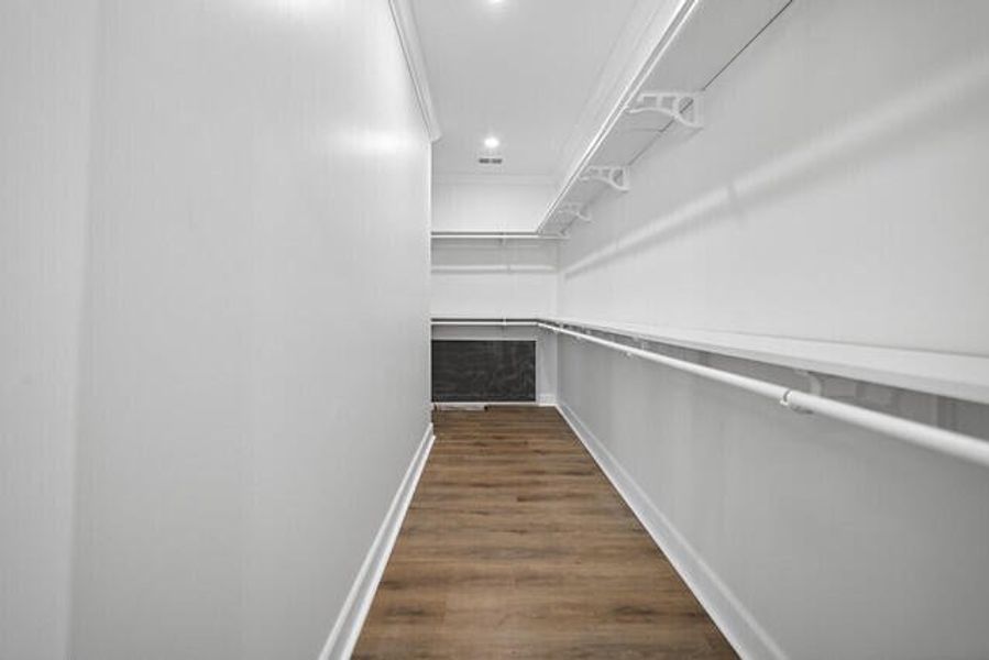 Spacious, unfurnished interior of a new home in , Cross (Image 18).
