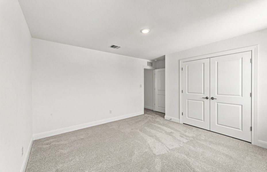 Spacious, unfurnished interior of a new home in Saddleback at Santa Rita Ranch, Liberty Hill (Image 47).