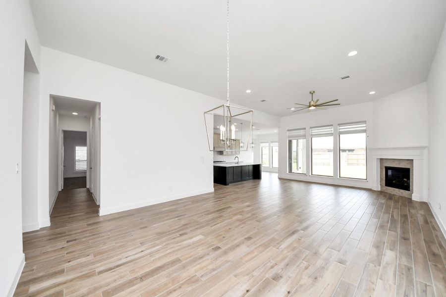 Spacious, unfurnished interior of a new home in Valencia, Manvel (Image 28). Spacious, unfurnished interior of a new home in Valencia, Manvel (Image 28).