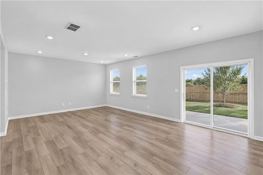 Spacious, unfurnished interior of a new home in Timber Ridge, Douglasville (Image 22).