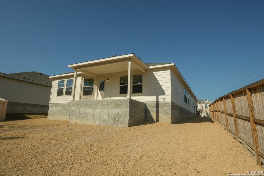 Exterior details and patio area of a home in Cinco Lakes, San Antonio (Image 3). Exterior details and patio area of a home in Cinco Lakes, San Antonio (Image 3).