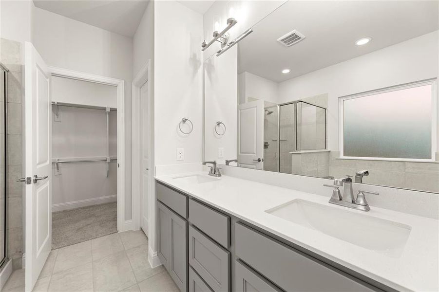 Furnished interior view inside a new home in Creekside, Royse City (Image 7).