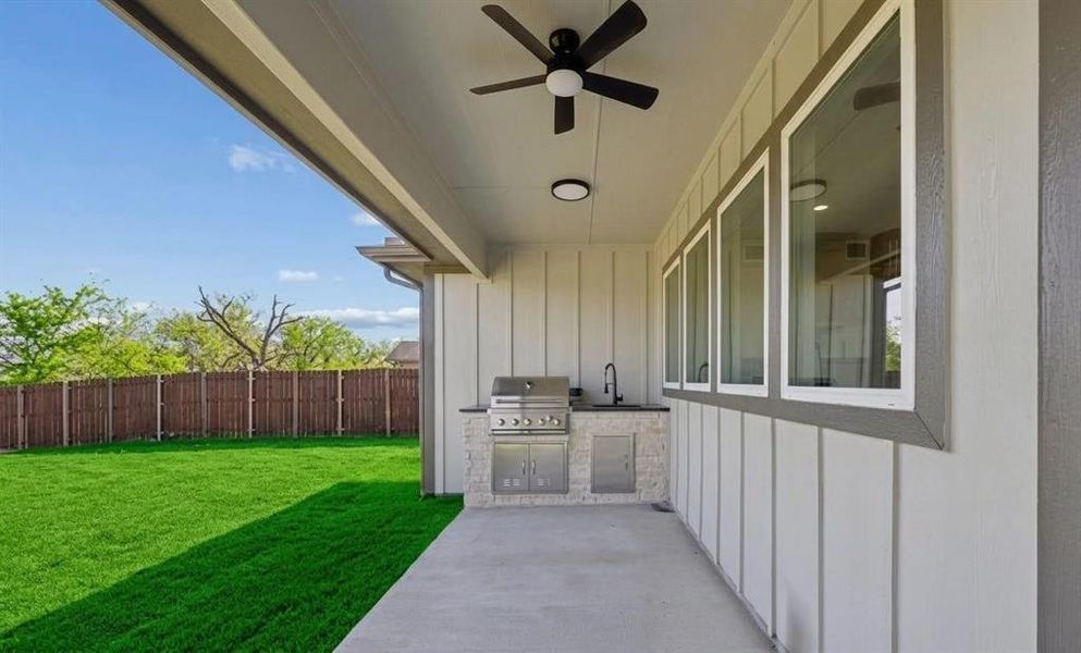 Exterior details and patio area of a home in , Sherman (Image 3).