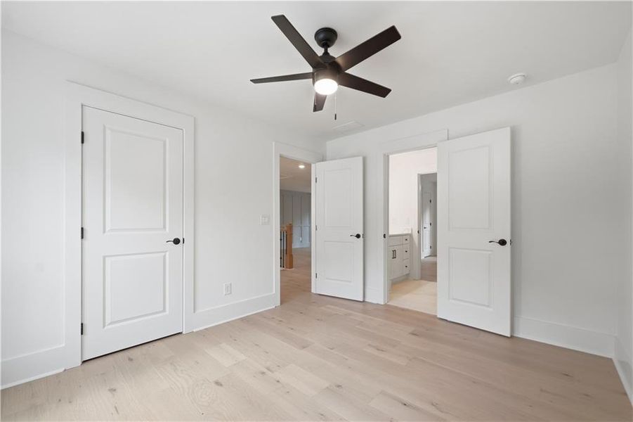 Spacious, unfurnished interior of a new home in , Gainesville (Image 29).