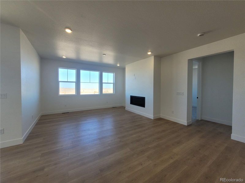 697 Bradley Circle - Ready Now! 697 Bradley Circle - Ready Now!