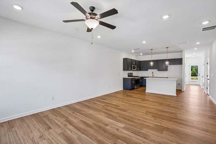 Spacious, unfurnished interior of a new home in Laurelwood, Douglasville (Image 26). Spacious, unfurnished interior of a new home in Laurelwood, Douglasville (Image 26).
