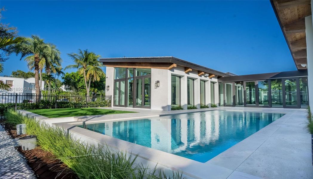 Image 47 of a home in .