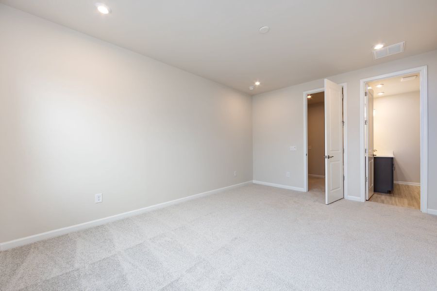 Spacious, unfurnished interior of a new home in Fifteen 15 Cannon, Charlotte (Image 33).