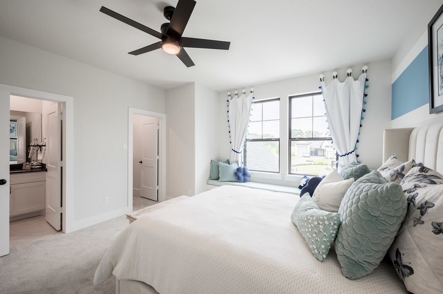 Representative furnished interior of a home built from the Meritage by Tri Pointe Homes in Legacy Grove, Montgomery (Image 77).