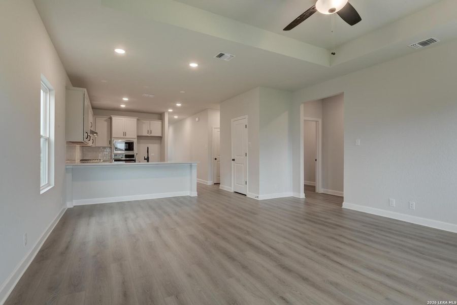 Spacious, unfurnished interior of a new home in , Schertz (Image 25).
