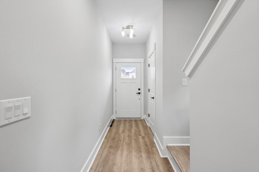 Spacious, unfurnished interior of a new home in , Goose Creek (Image 19).