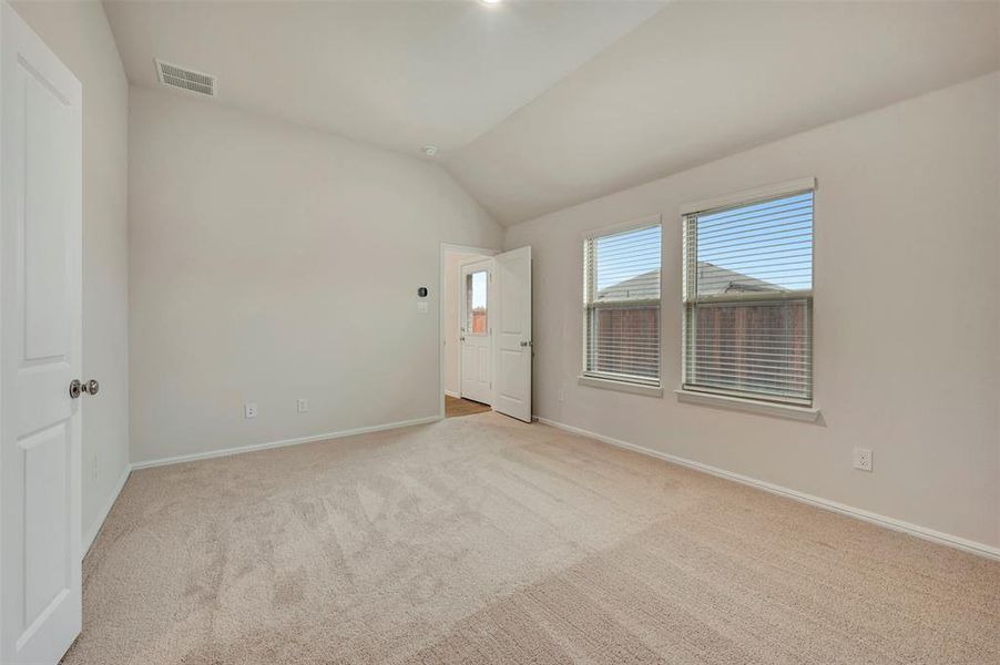 Spacious, unfurnished interior of a new home in ValleyBrooke, Mesquite (Image 36).