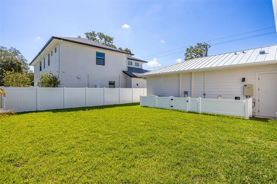 Exterior details and patio area of a home in , Tampa (Image 37).