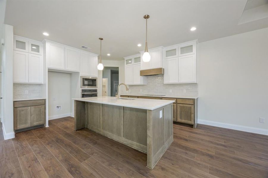 Furnished interior view inside a new home in , Terrell (Image 8).