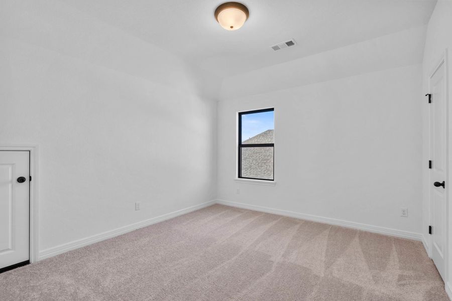 Sample product photo. Actual exterior and interior selections may vary by homesite. Photo may be virtually staged.