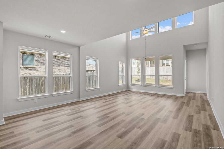 Spacious, unfurnished interior of a new home in Ladera, San Antonio (Image 16). Spacious, unfurnished interior of a new home in Ladera, San Antonio (Image 16).
