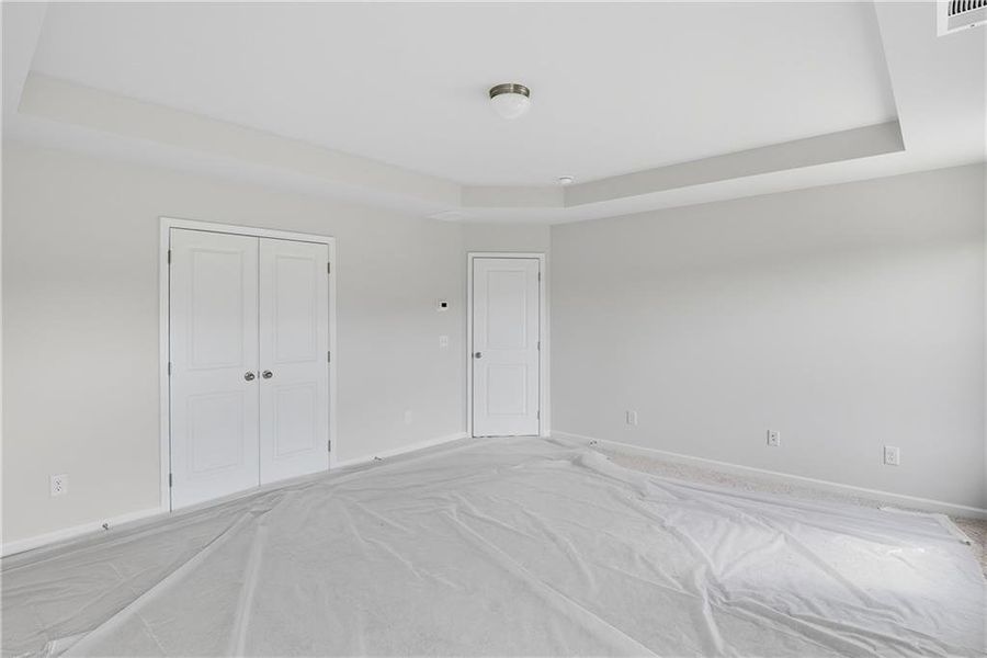 Spacious, unfurnished interior of a new home in Creekside Landing, Dallas (Image 26).