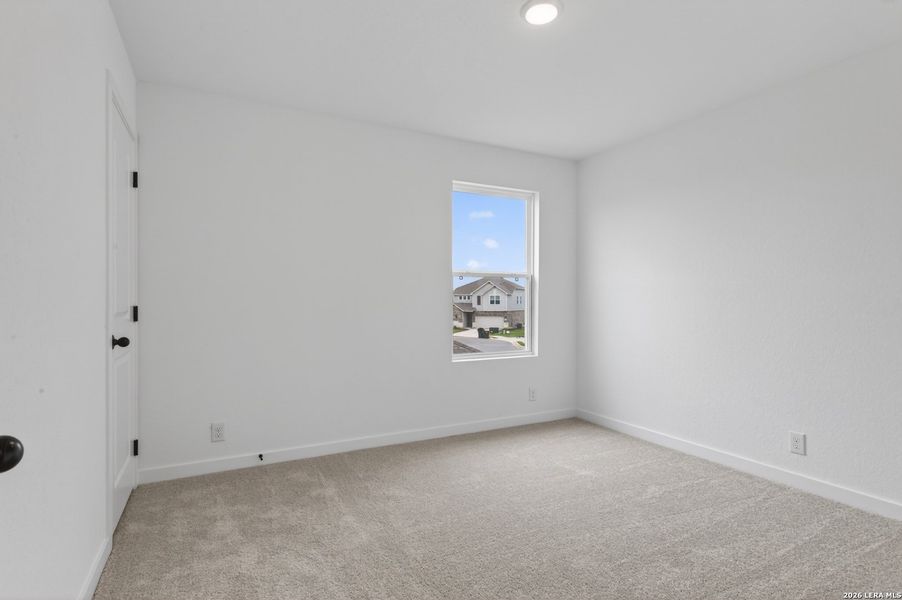 Spacious, unfurnished interior of a new home in Saddlebrook Ranch, Schertz (Image 10).