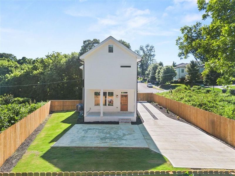 Exterior details and patio area of a home in , Avondale Estates (Image 2).
