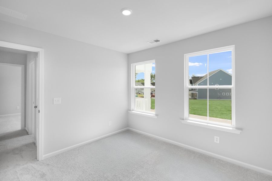 Spacious, unfurnished interior of a new home in , Summerville (Image 20).
