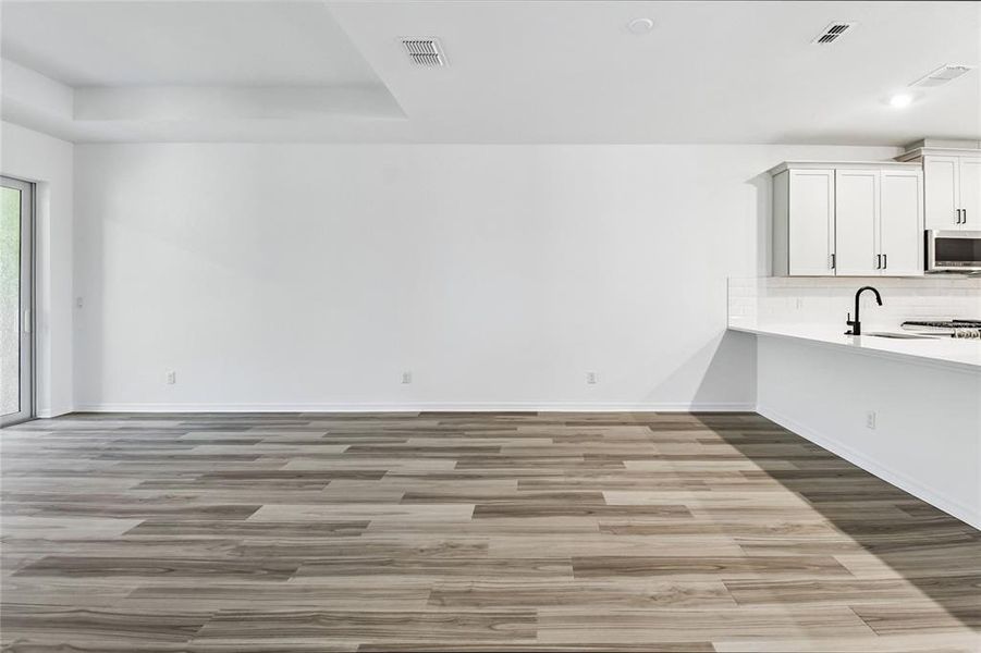 Spacious, unfurnished interior of a new home in Sweetwater at Lakewood Ranch, Lakewood Ranch (Image 20).