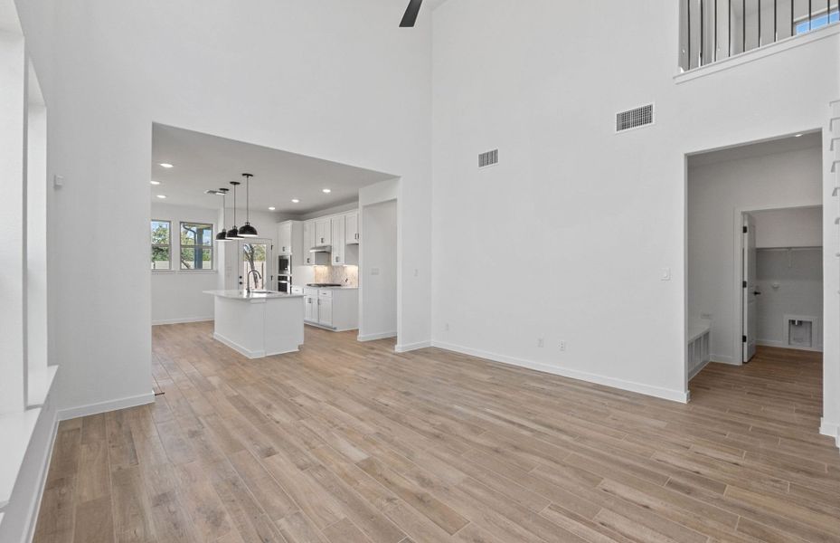 Spacious, unfurnished interior of a new home in Wolf Ranch, Georgetown (Image 14).
