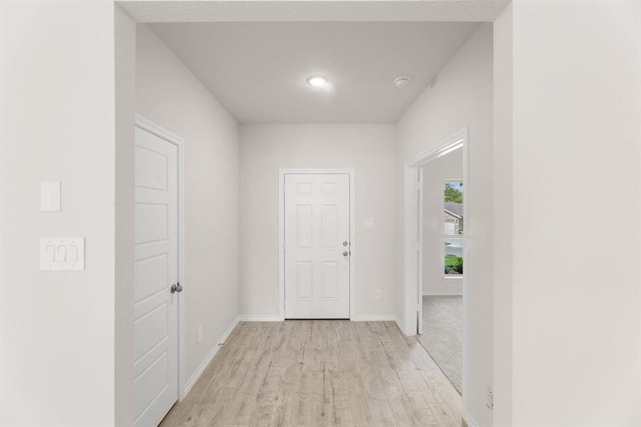 704 Stone Eagle-Entry-1