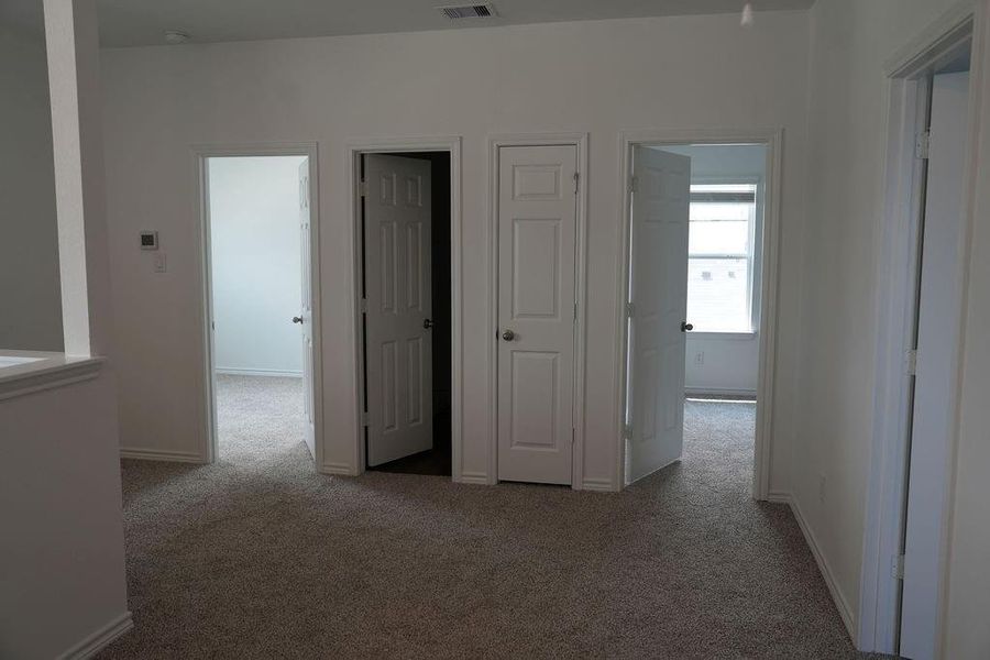 Spacious, unfurnished interior of a new home in , Conroe (Image 19).