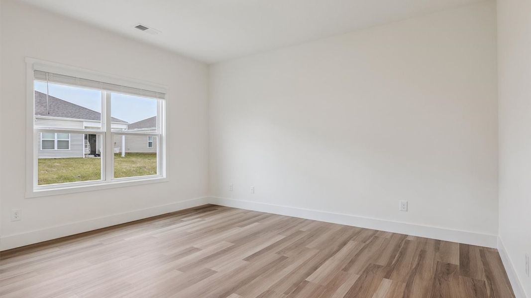 Spacious, unfurnished interior of a new home in Millstone Village, Morristown (Image 18).