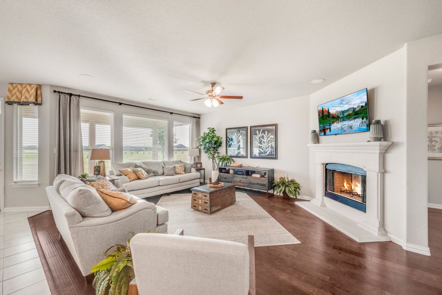 Furnished interior view inside a new home in Oak Valley, Terrell (Image 37).