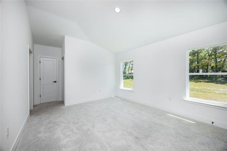 Spacious, unfurnished interior of a new home in Briarwood, Alachua (Image 22).
