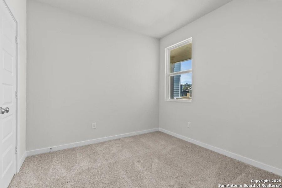 Spacious, unfurnished interior of a new home in Mesa Vista, San Antonio (Image 12).