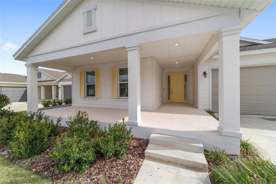 Exterior details and patio area of a home in Calesa Township, Ocala (Image 35).