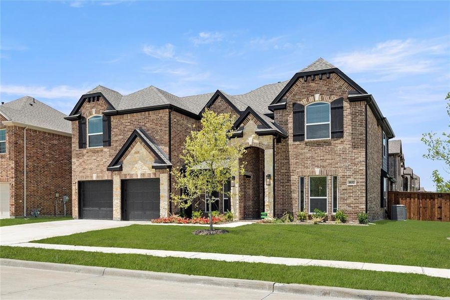 02. 1032 Meadowlark - Front (2)