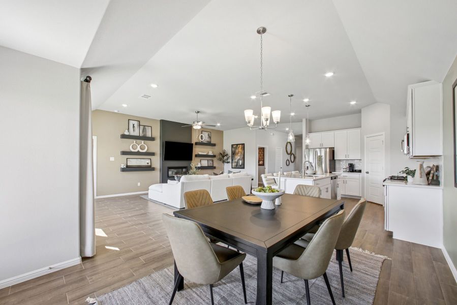 Dining Area Dining Area