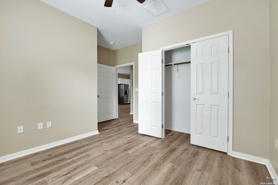 Spacious, unfurnished interior of a new home in , San Antonio (Image 14).