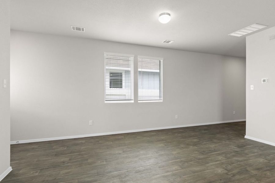 Spacious, unfurnished interior of a new home in Casetta Ranch, Kyle (Image 12).