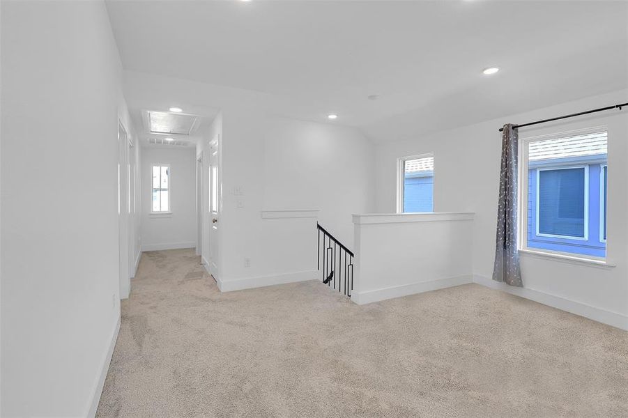 Spacious, unfurnished interior of a new home in Garden Collection at Union Park, Little Elm (Image 20).