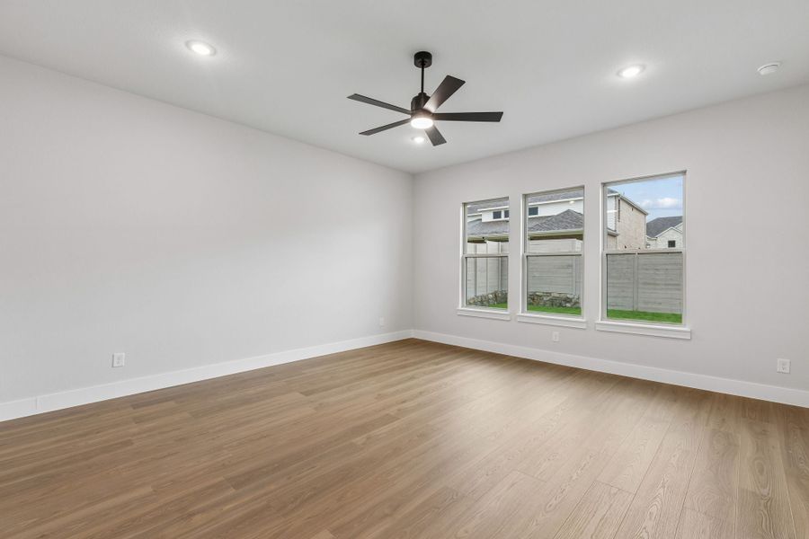 Spacious, unfurnished interior of a new home in Painted Tree Lakeside, McKinney (Image 22).